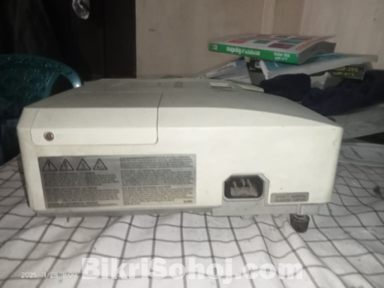 Hitachi cp x 25 projector